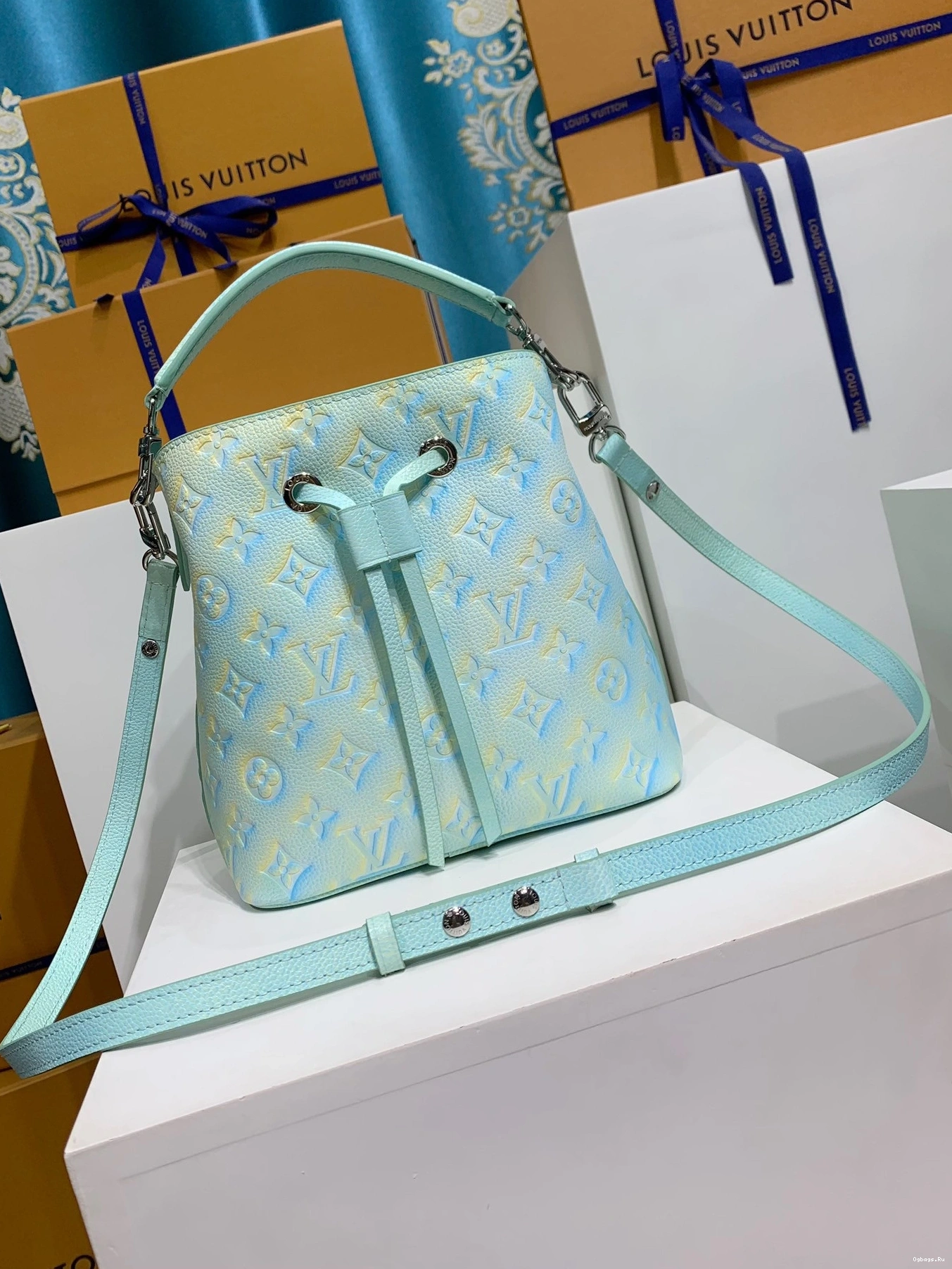 VUITTON LOUIS NÉONOÉ BB 0203